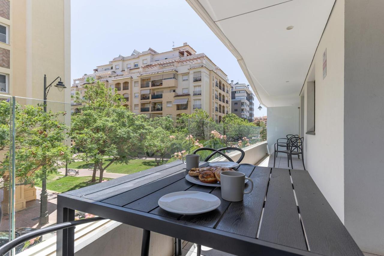 Stylish 2 Bedroom Apartment In Estepona Old Town Exteriör bild