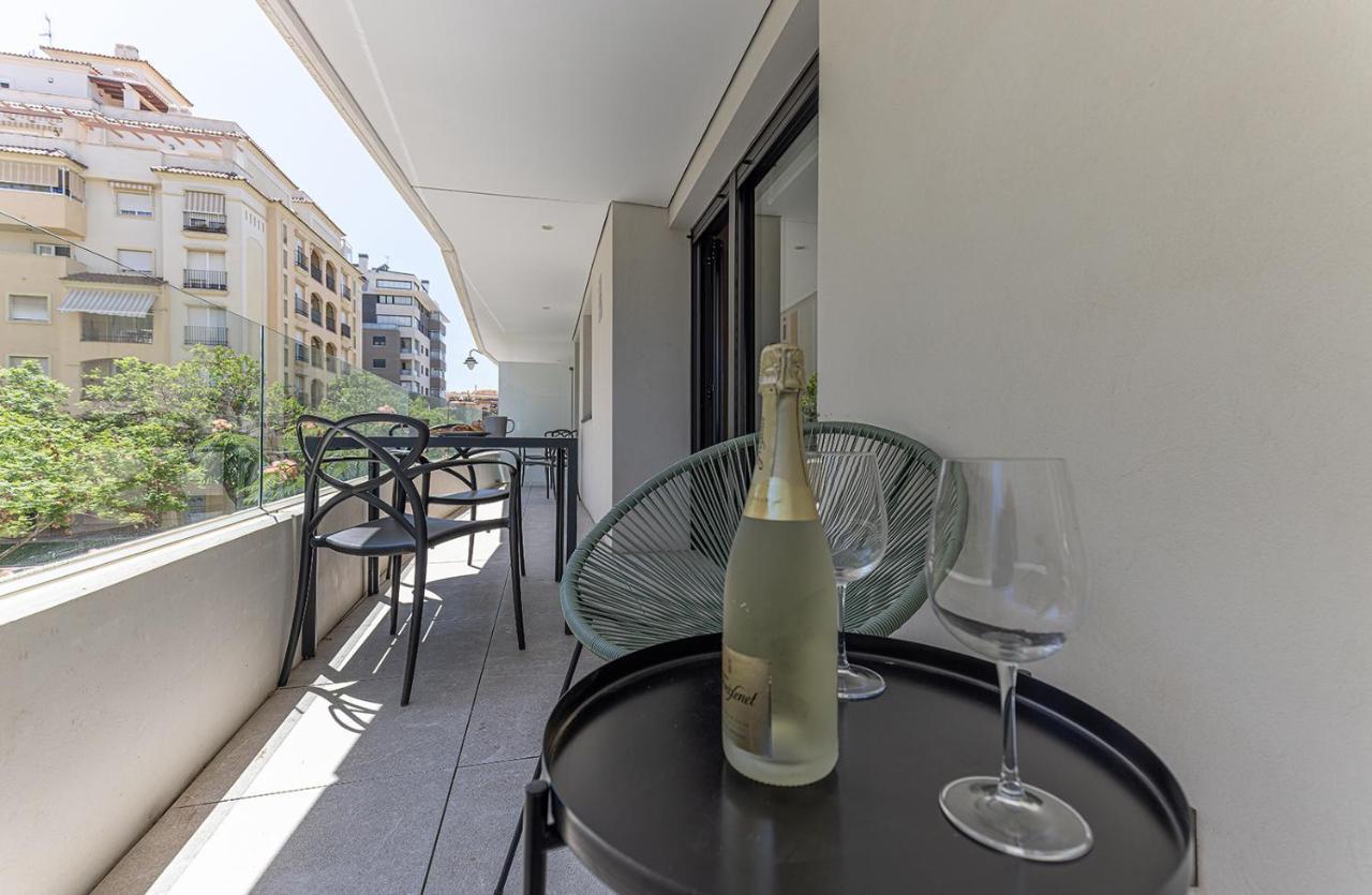 Stylish 2 Bedroom Apartment In Estepona Old Town Exteriör bild