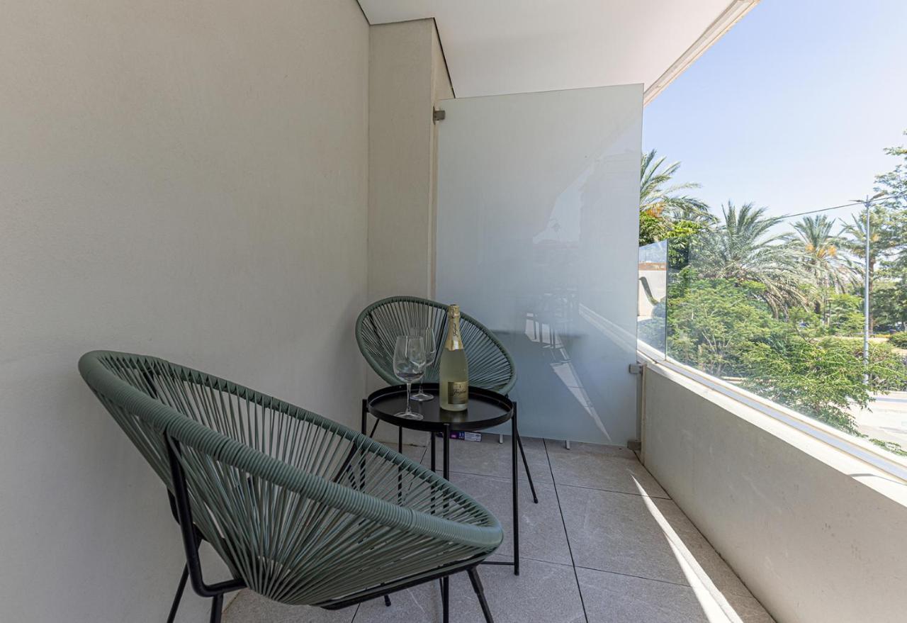 Stylish 2 Bedroom Apartment In Estepona Old Town Exteriör bild