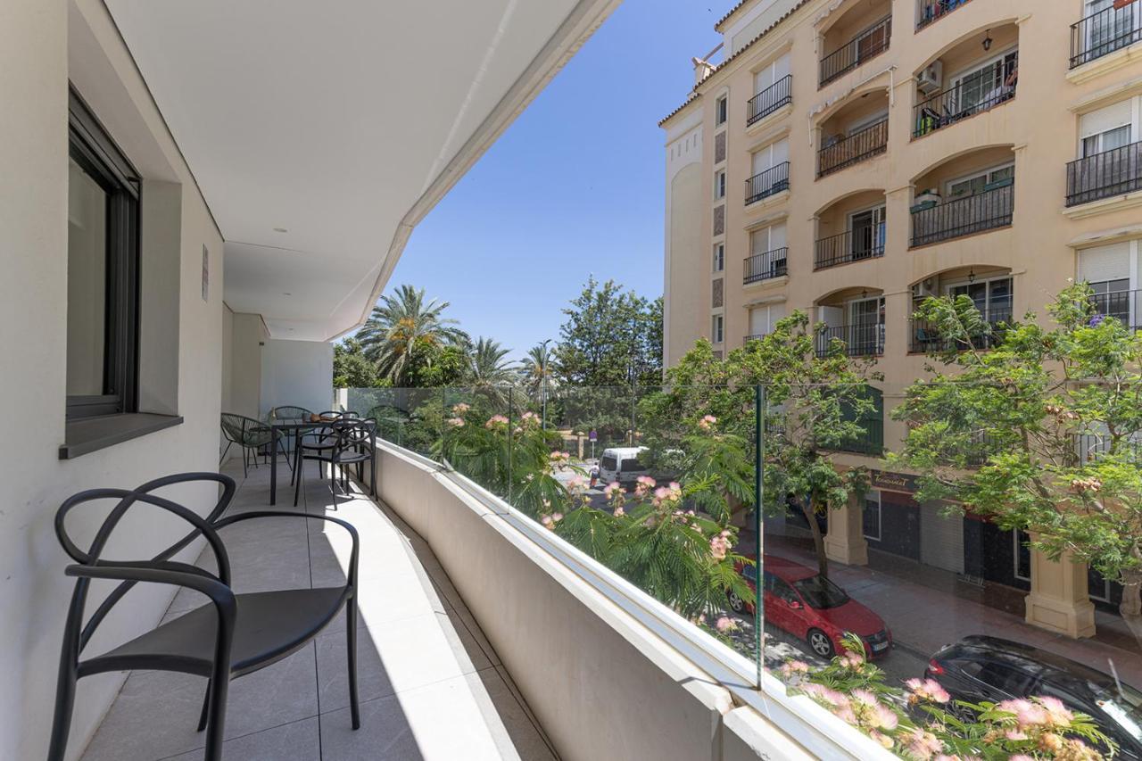 Stylish 2 Bedroom Apartment In Estepona Old Town Exteriör bild