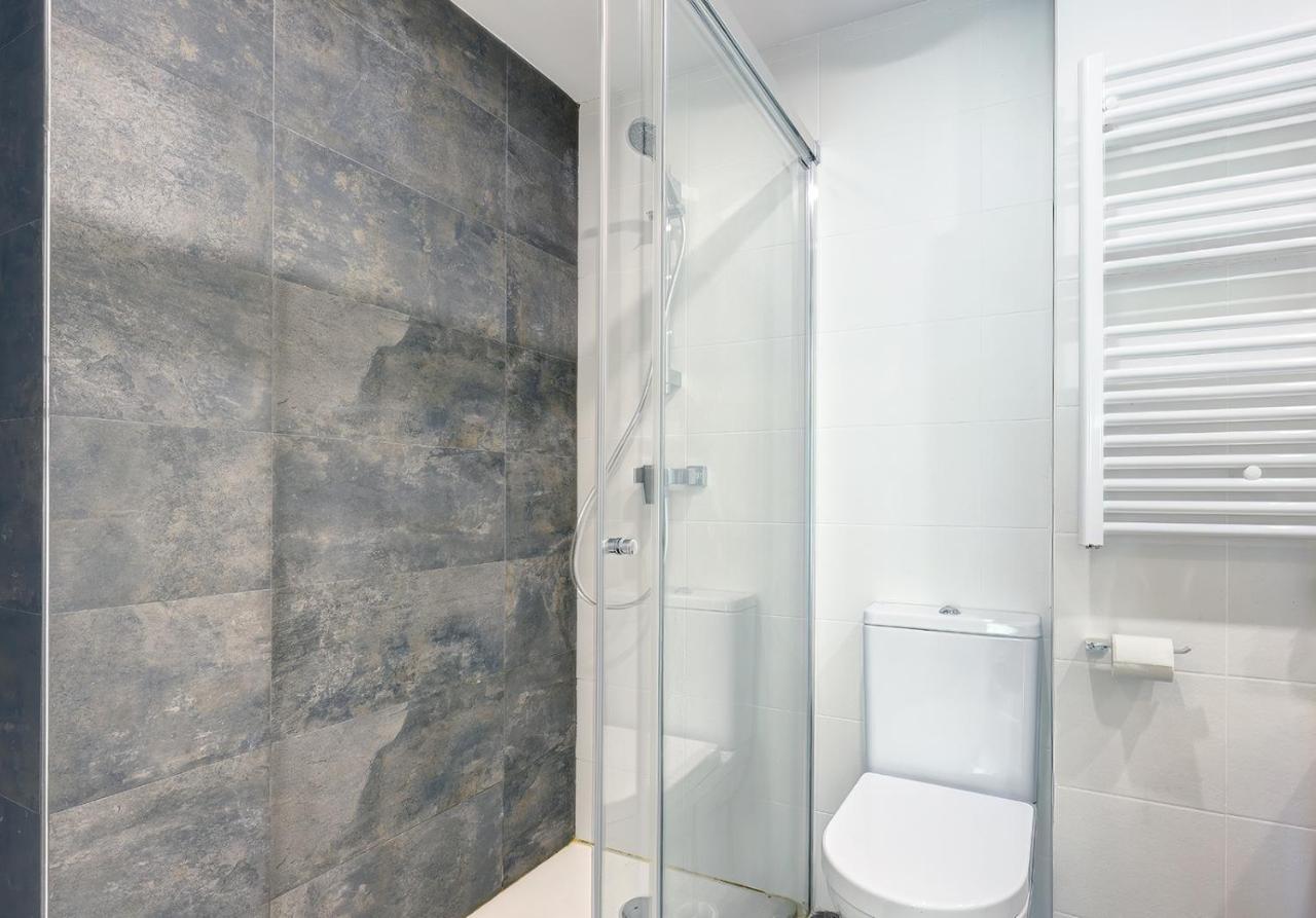 Stylish 2 Bedroom Apartment In Estepona Old Town Exteriör bild